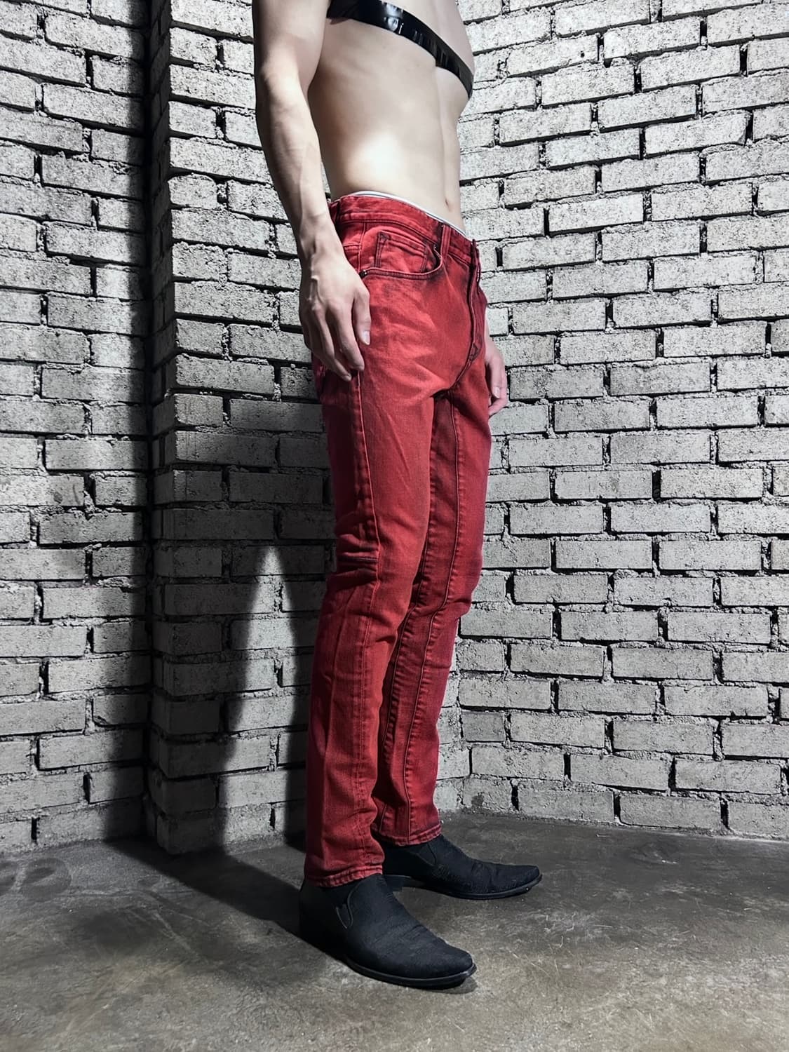 버커루 레드 온 블랙 데님 팬츠 상품이미지2