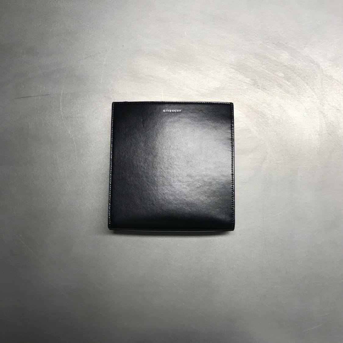 지방시 로고 레더 숄더백 블랙 상품이미지5