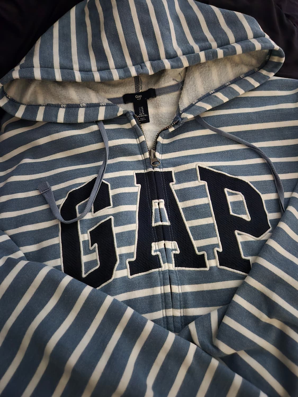 유일매물 ] GAP 핀터깔 파흰 단가라 후드 집업 남녀공용 M 상품이미지1