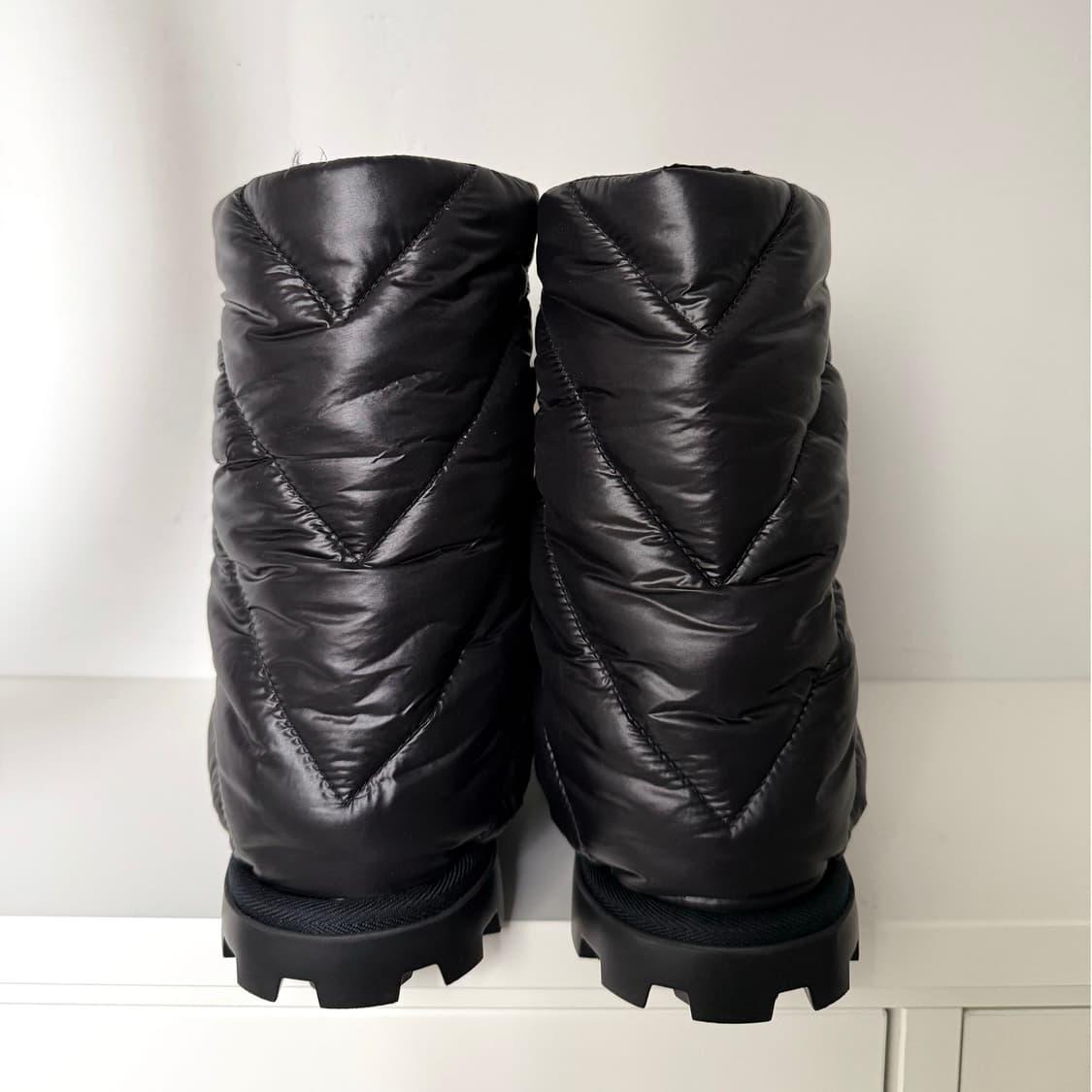 미우미우 패딩 부츠 블랙 36 상품이미지3