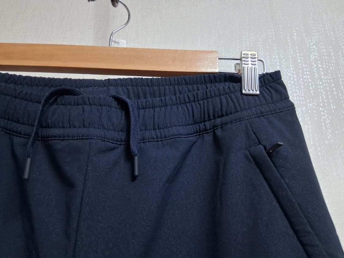 아디다스 AEROREADY 네이비 트랙 팬츠 추운간절기 두께감있는 31  상품이미지3