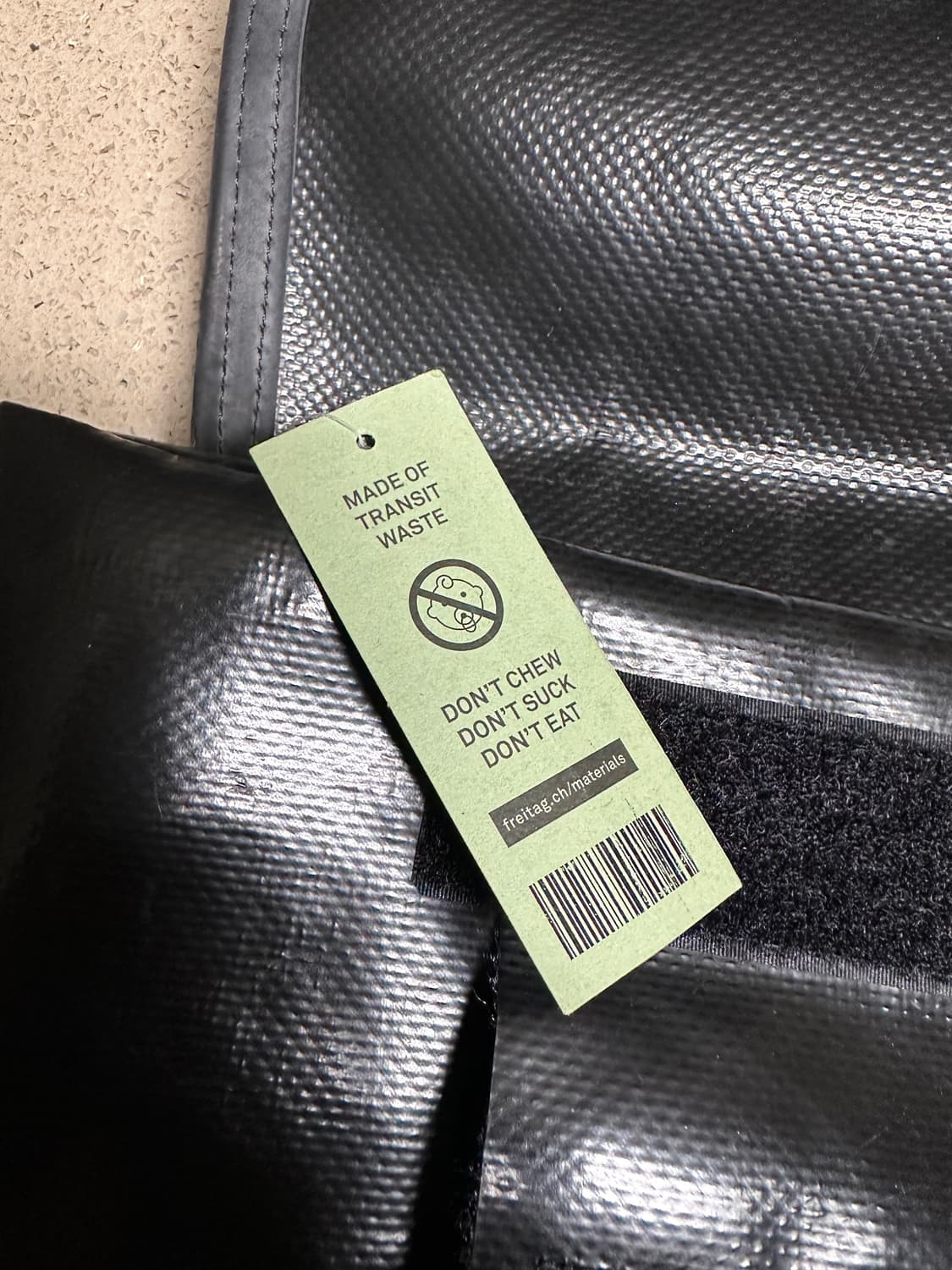 프라이탁 덱스터 검흰 상품이미지2