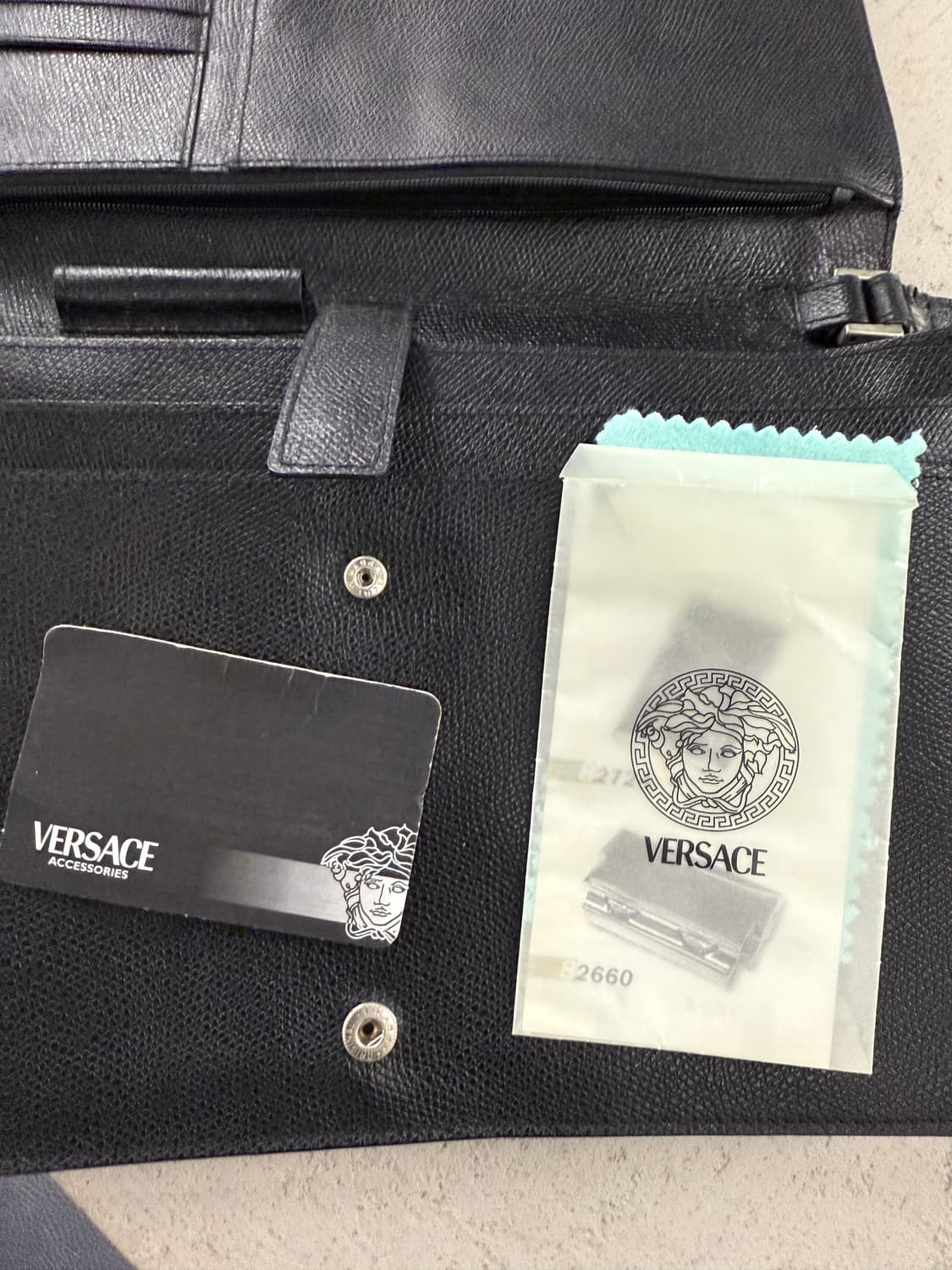 베르사체 정품 블랙 가죽 클러치백 상품이미지6