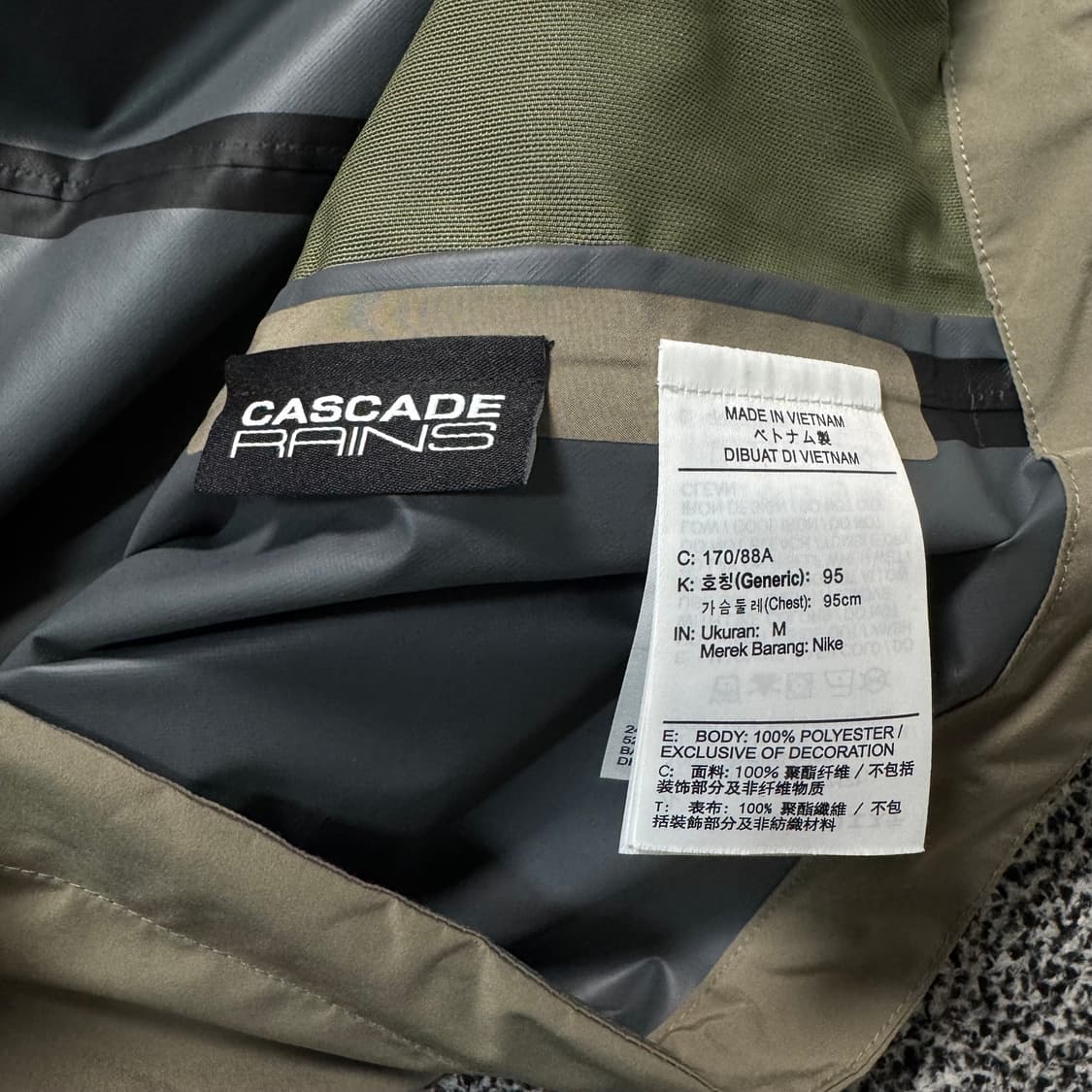Name :나이키 ACG 스톰 핏 ADV 케스케이드 레인 풀 집 쉘 자켓 상품이미지9