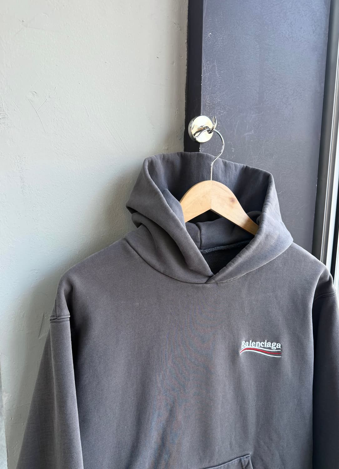 XS/ 발렌시아가 자수 웨이브 로고 후드티 상품이미지3