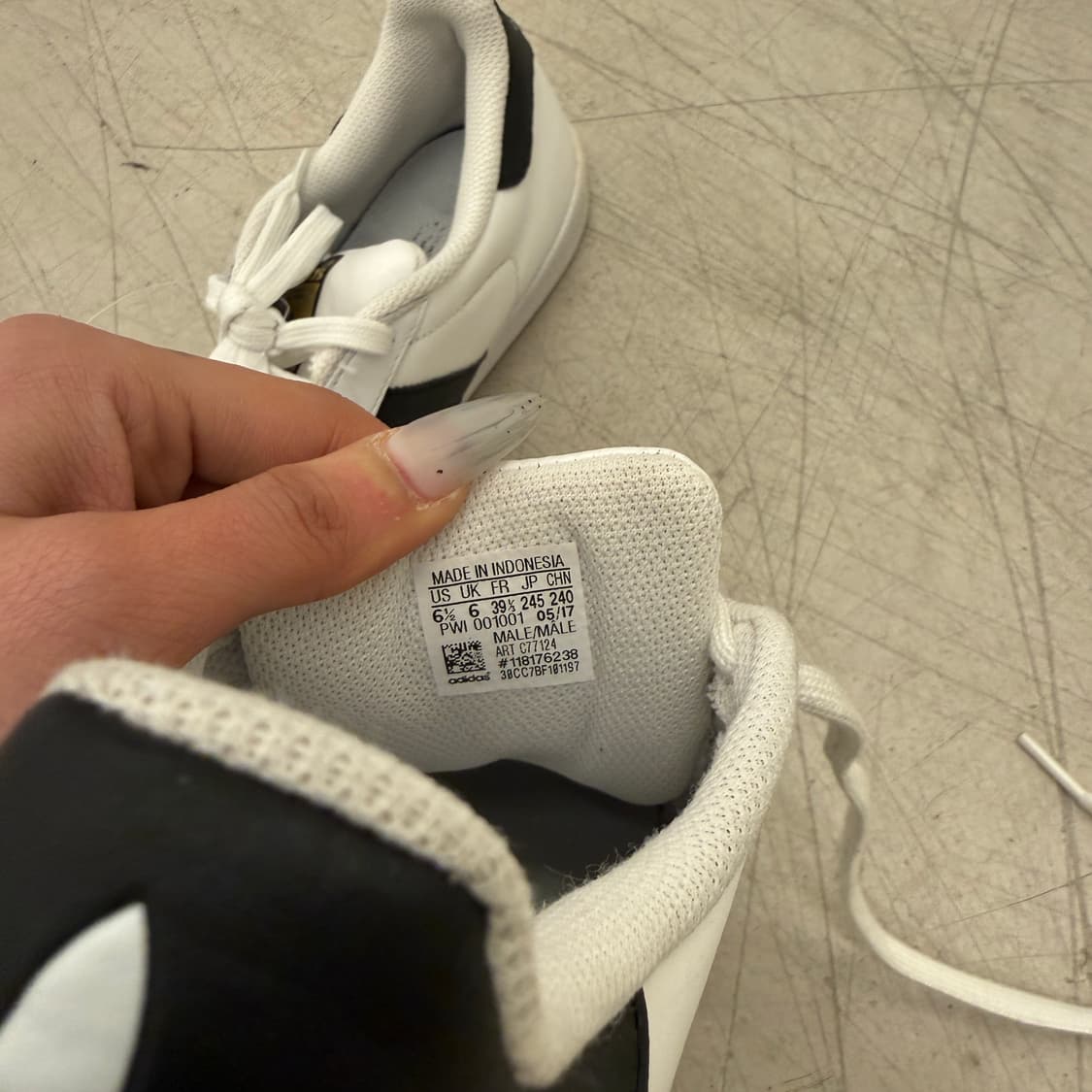 아디다스 슈퍼스타 흰검 스니커즈 U751 상품이미지5