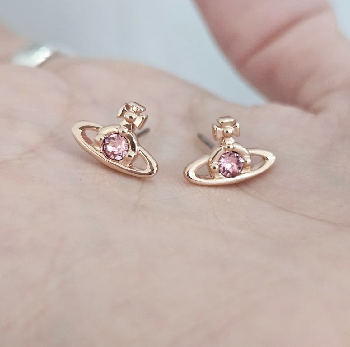 비비안 웨스트우드 나노 솔리테어 귀걸이 핑크골드×핑크큐빅 [정품/풀박스] 상품이미지8