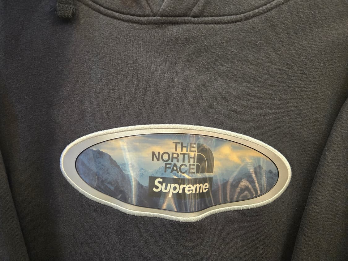 슈프림 x 더 노스페이스 렌티큘러 마운틴 후드 스웻셔츠 상품이미지4