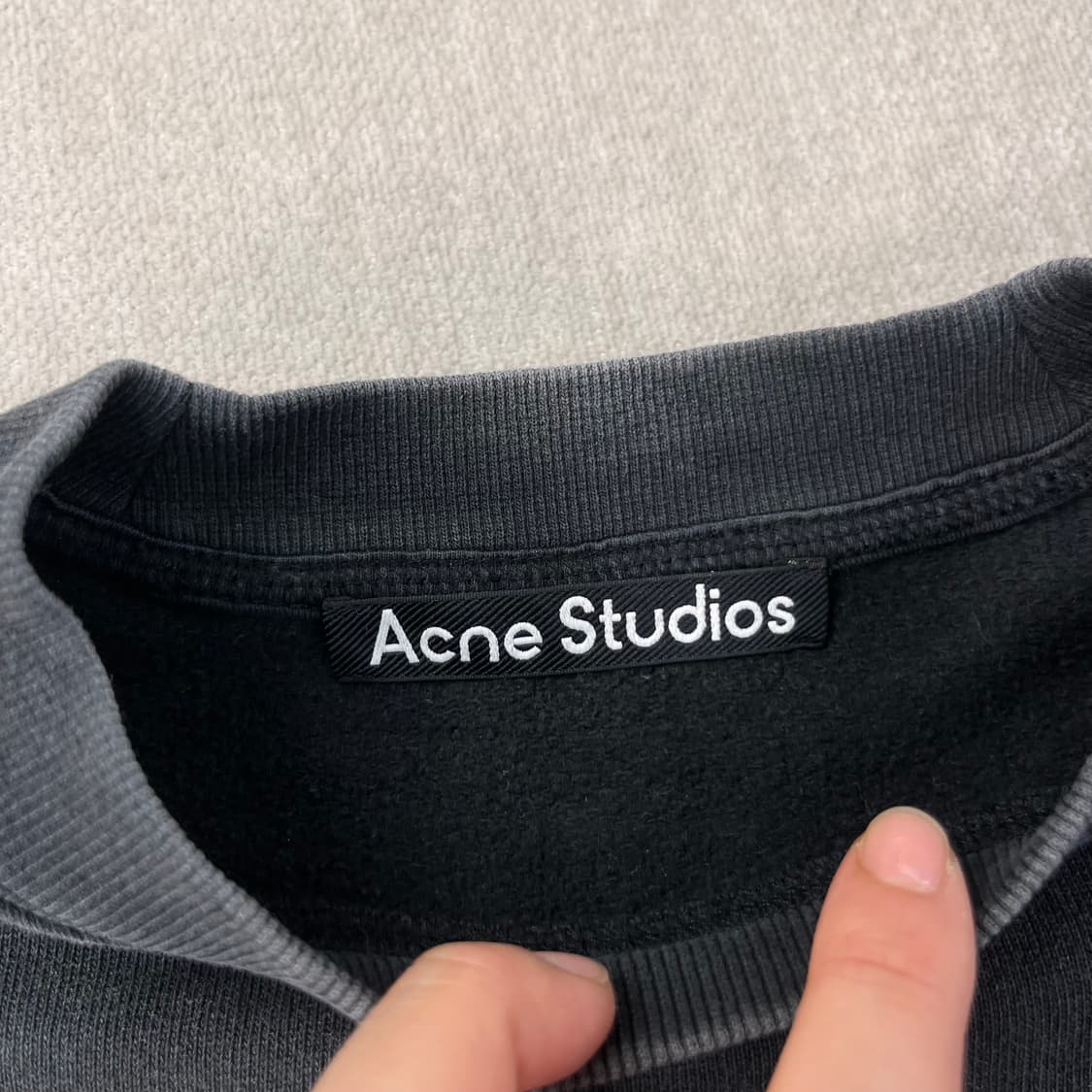 W 95 아크네스튜디오 페이스로고 릴렉스 맨투맨 상품이미지3