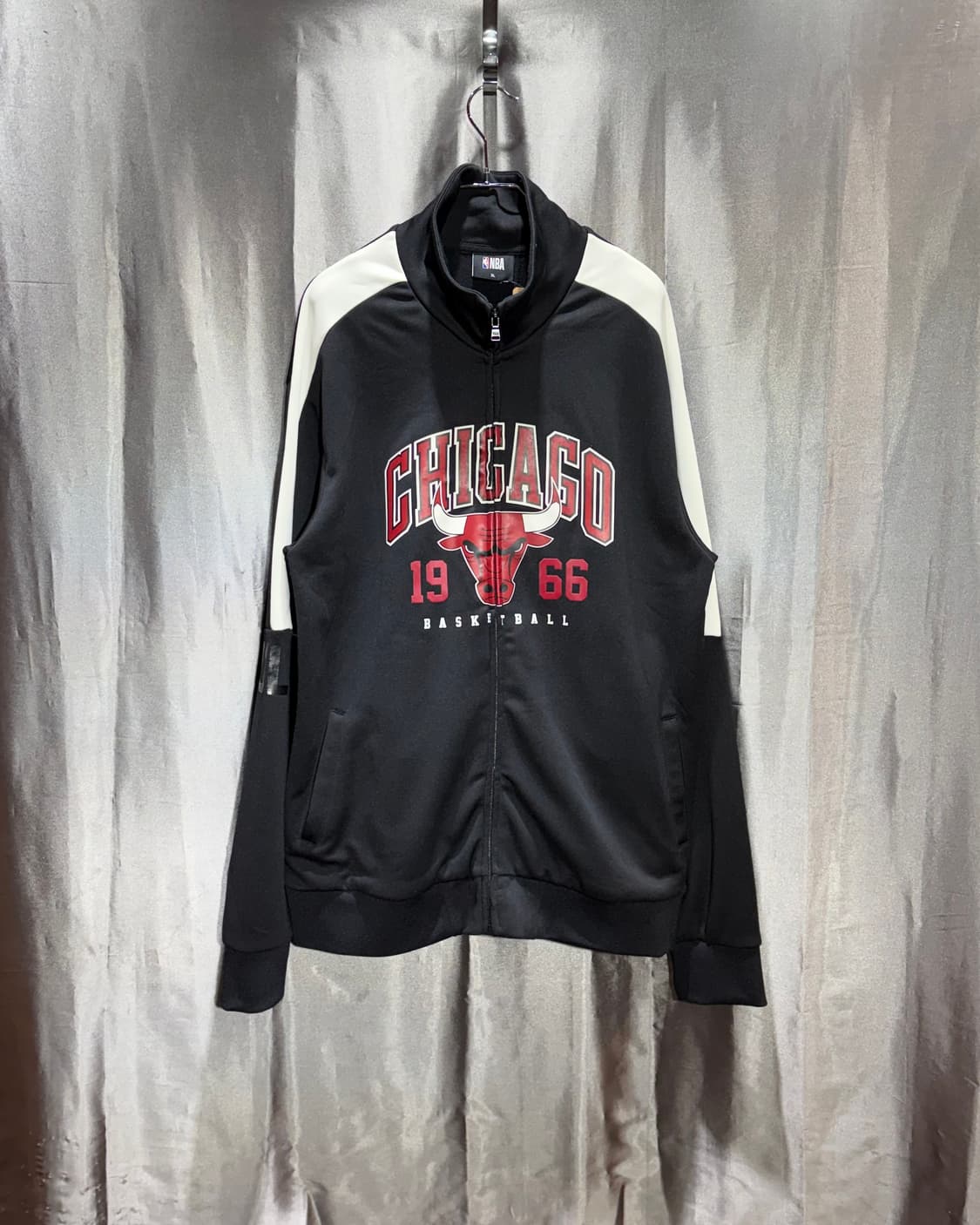 XL NBA 시카고불스 1966 빅로고 트랙탑 상품이미지2
