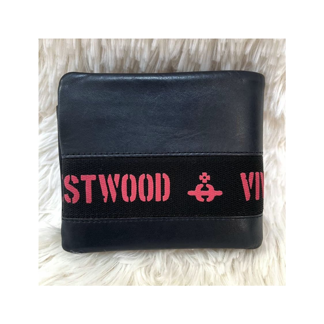 비비안 웨스트우드 레터링 가죽 지갑 상품이미지1