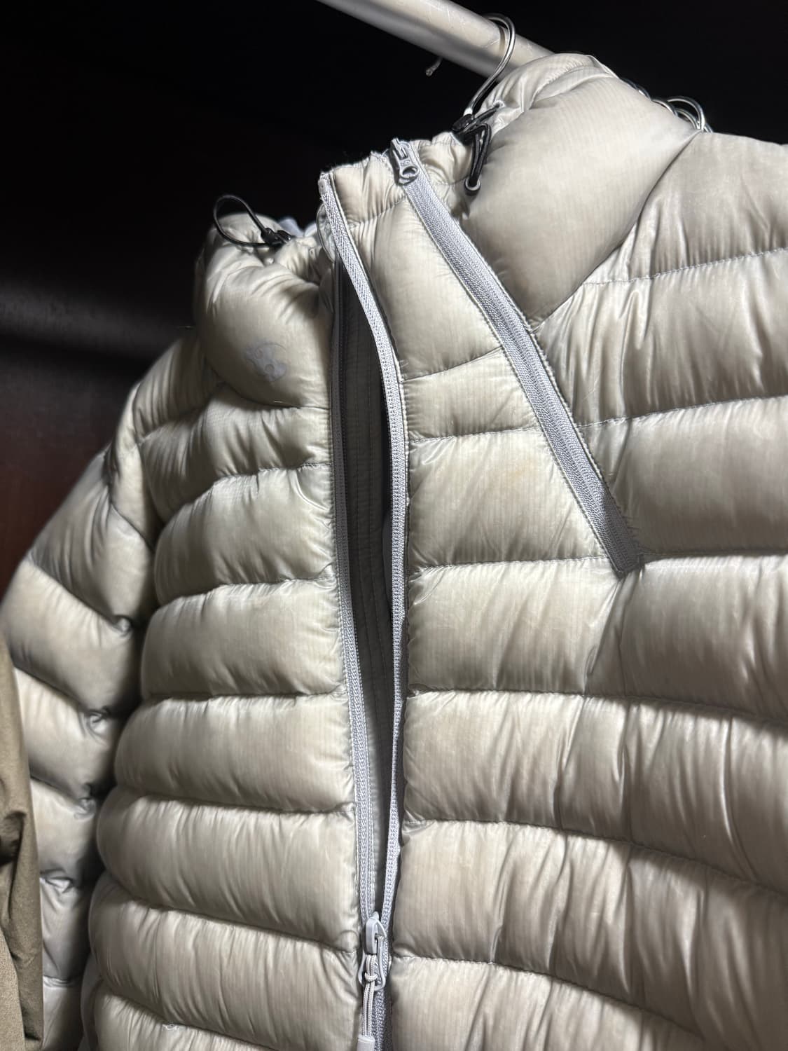 산산기어 서픽스 푸퍼 자켓 그레이 24fw 2사이즈 상품이미지2