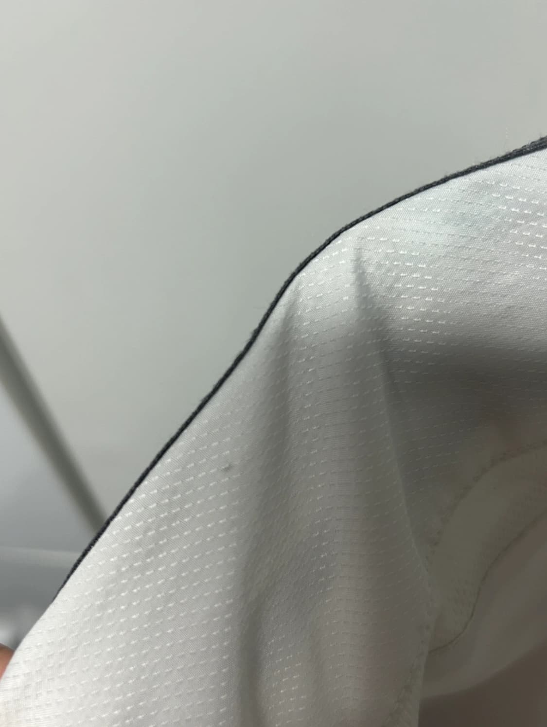 (무배)아디다스 흰실버 바람막이 상품이미지8