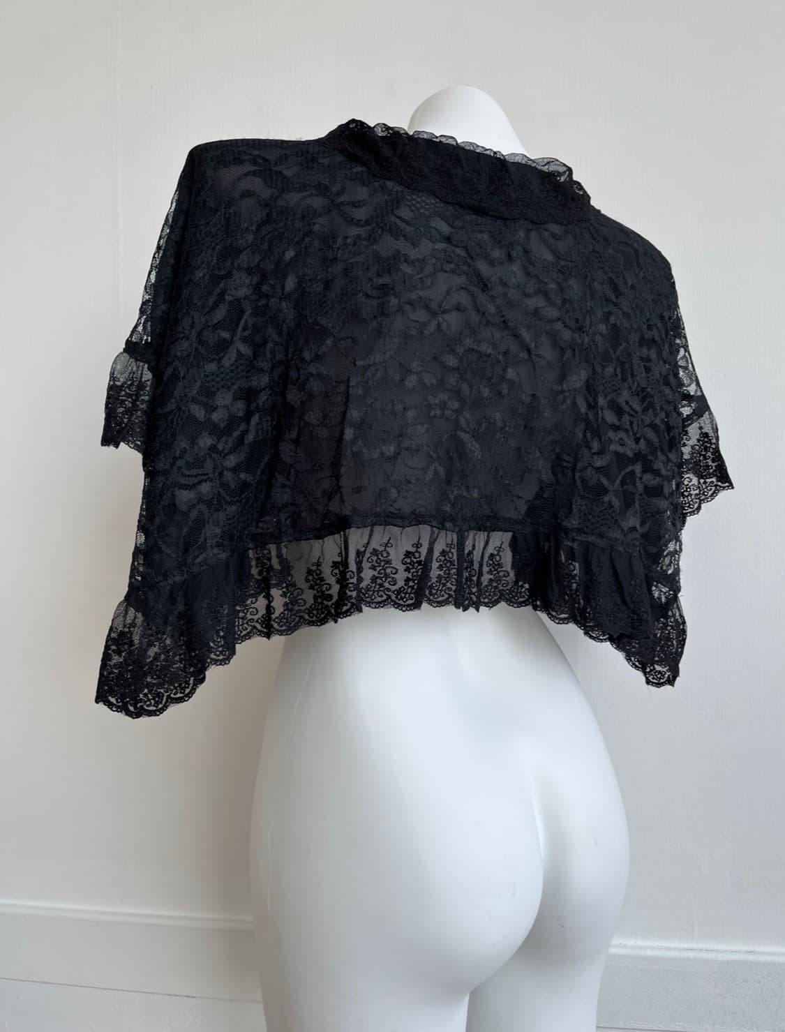 AXES femme 블랙 레이스 프릴 볼레로 가디건 상품이미지4