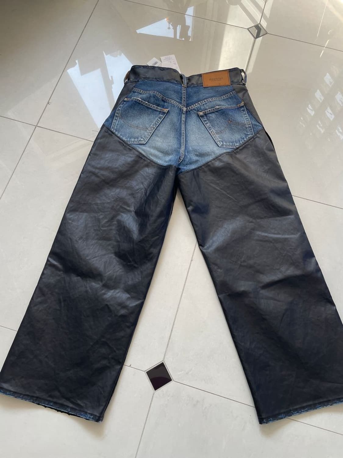 COATING DENIM 가죽 코팅 데님 채프스 팬츠 상품이미지5