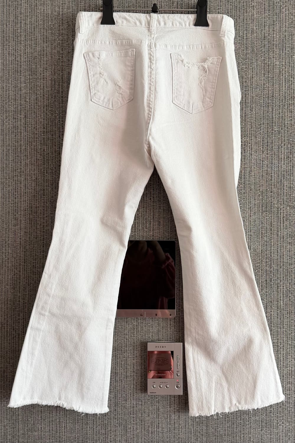 블루페페 BLUPEPE 디스트로이드 화이트 데님 부츠컷 팬츠 흰바지 상품이미지3