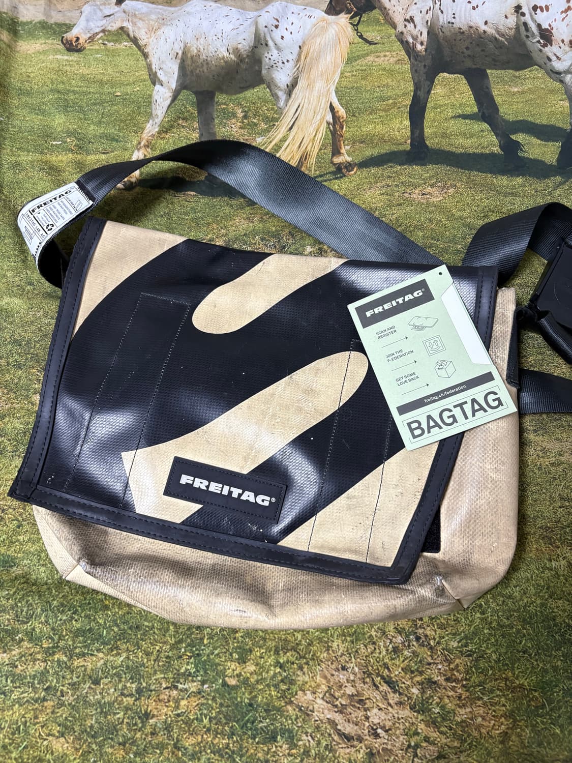 프라이탁 덱스터 초희귀 흰검컬러 상품이미지1