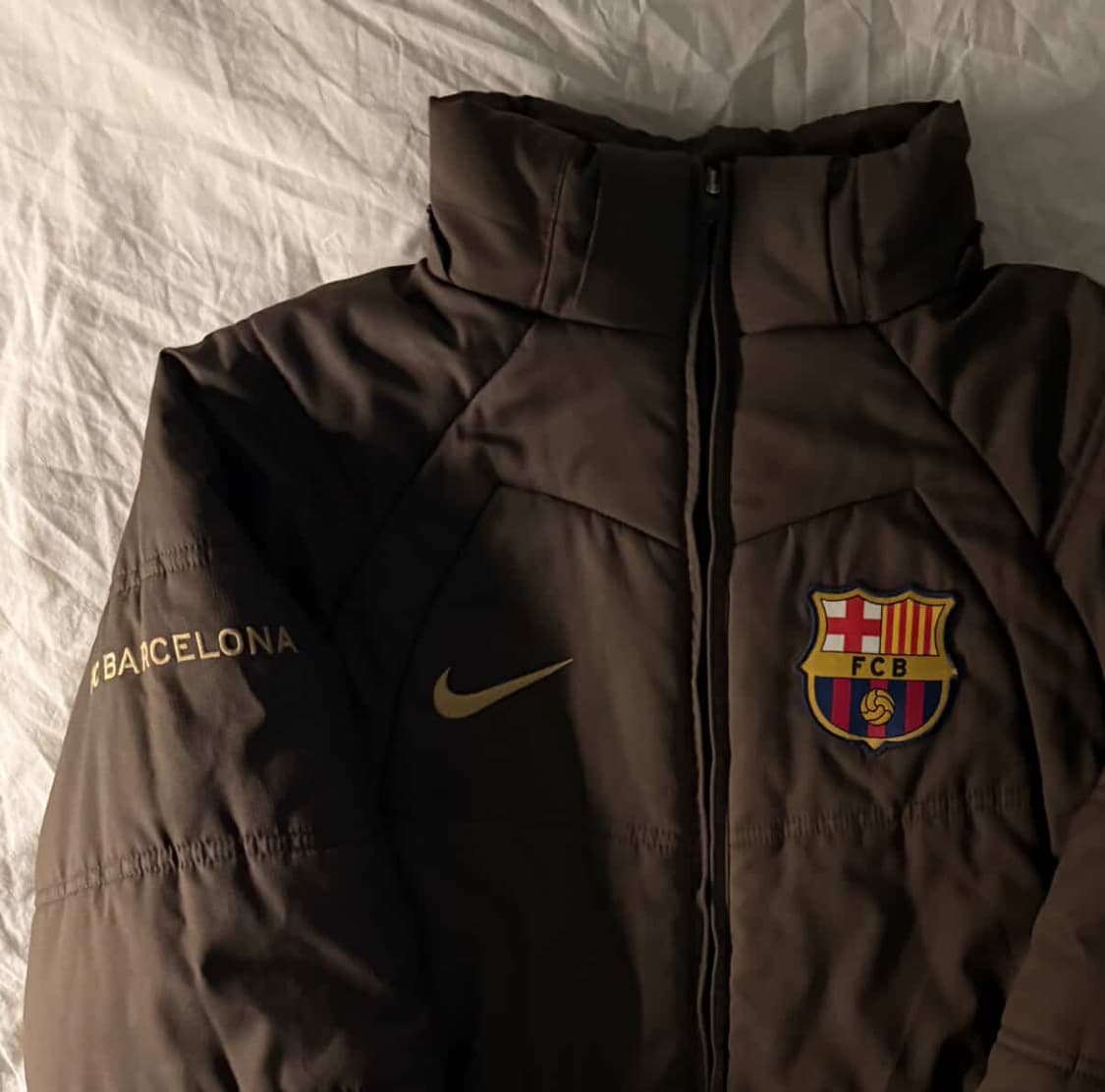 나이키 바르셀로나 패딩 브라운 상품이미지1