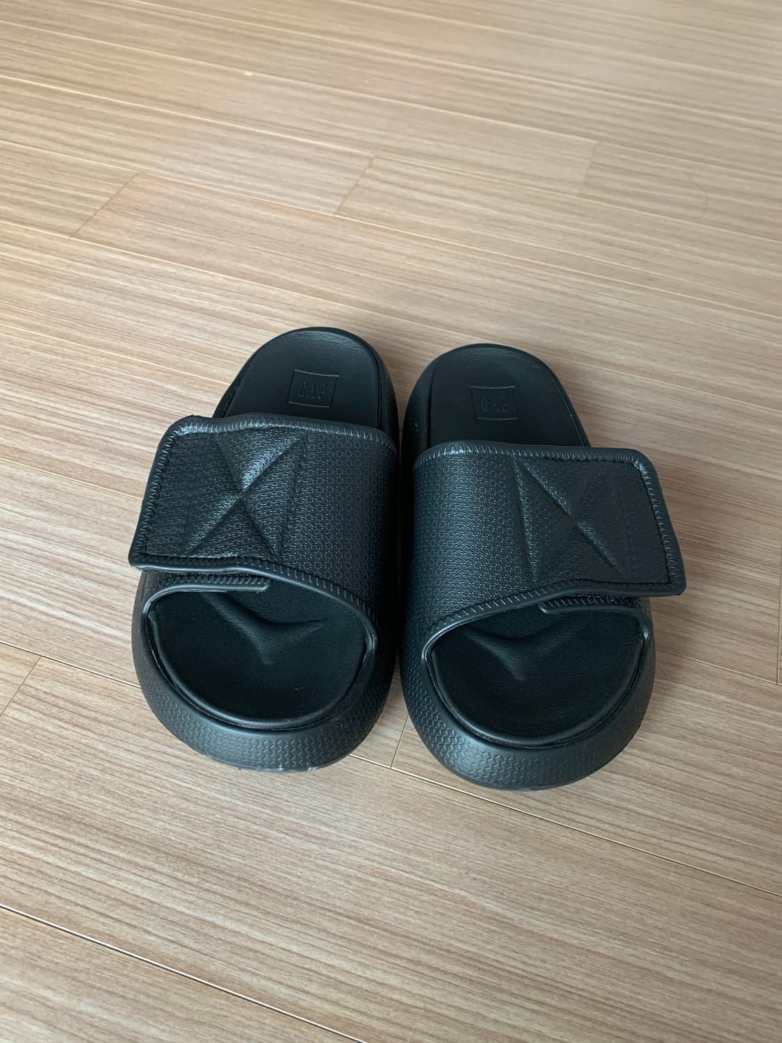 갭 벨크로 슬리퍼 상품이미지1