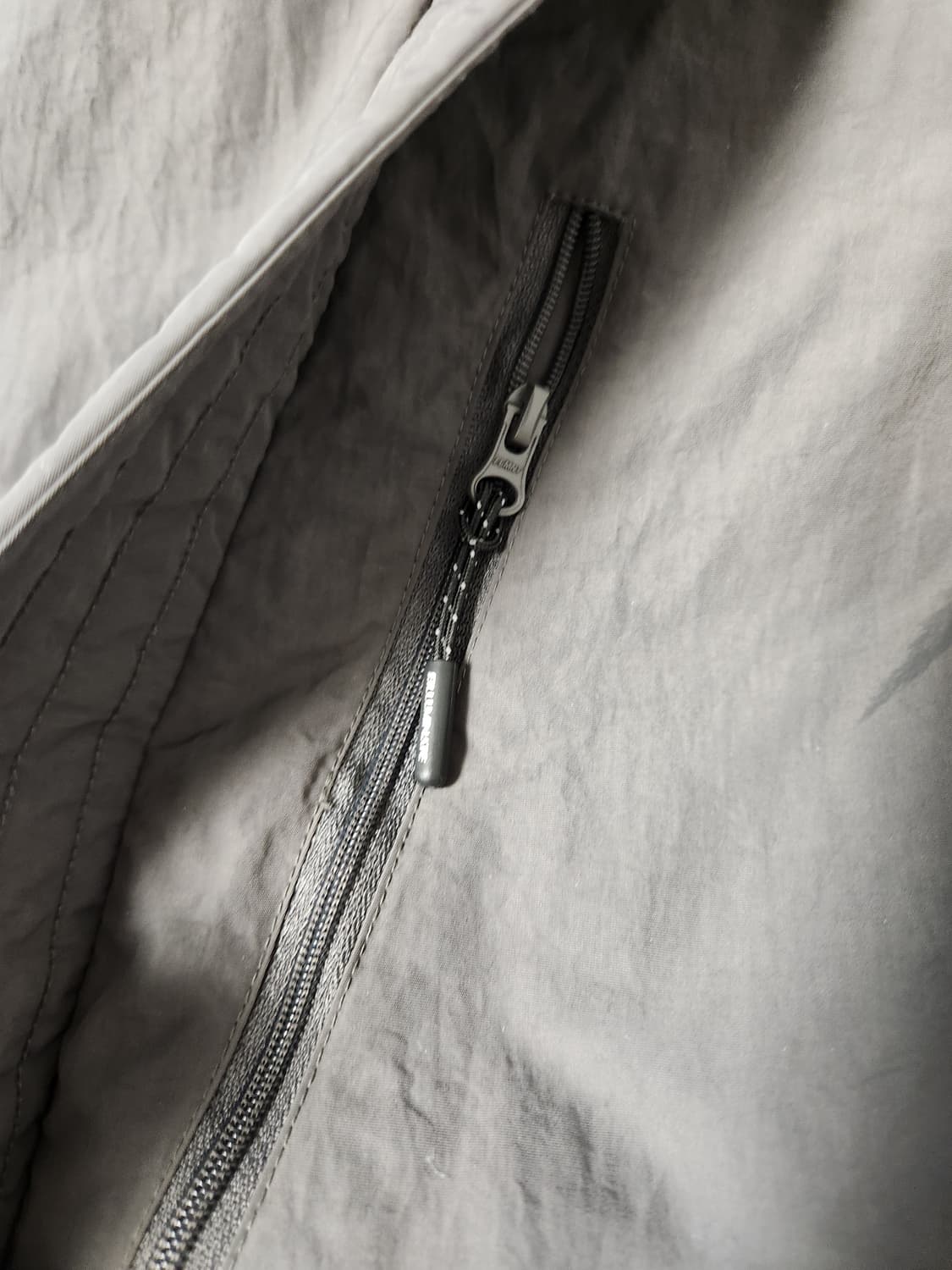 필루미네이트 오버핏 패딩점퍼 M

오염 하자없이 깨끗해요^^

세탁해뒀어 상품이미지4