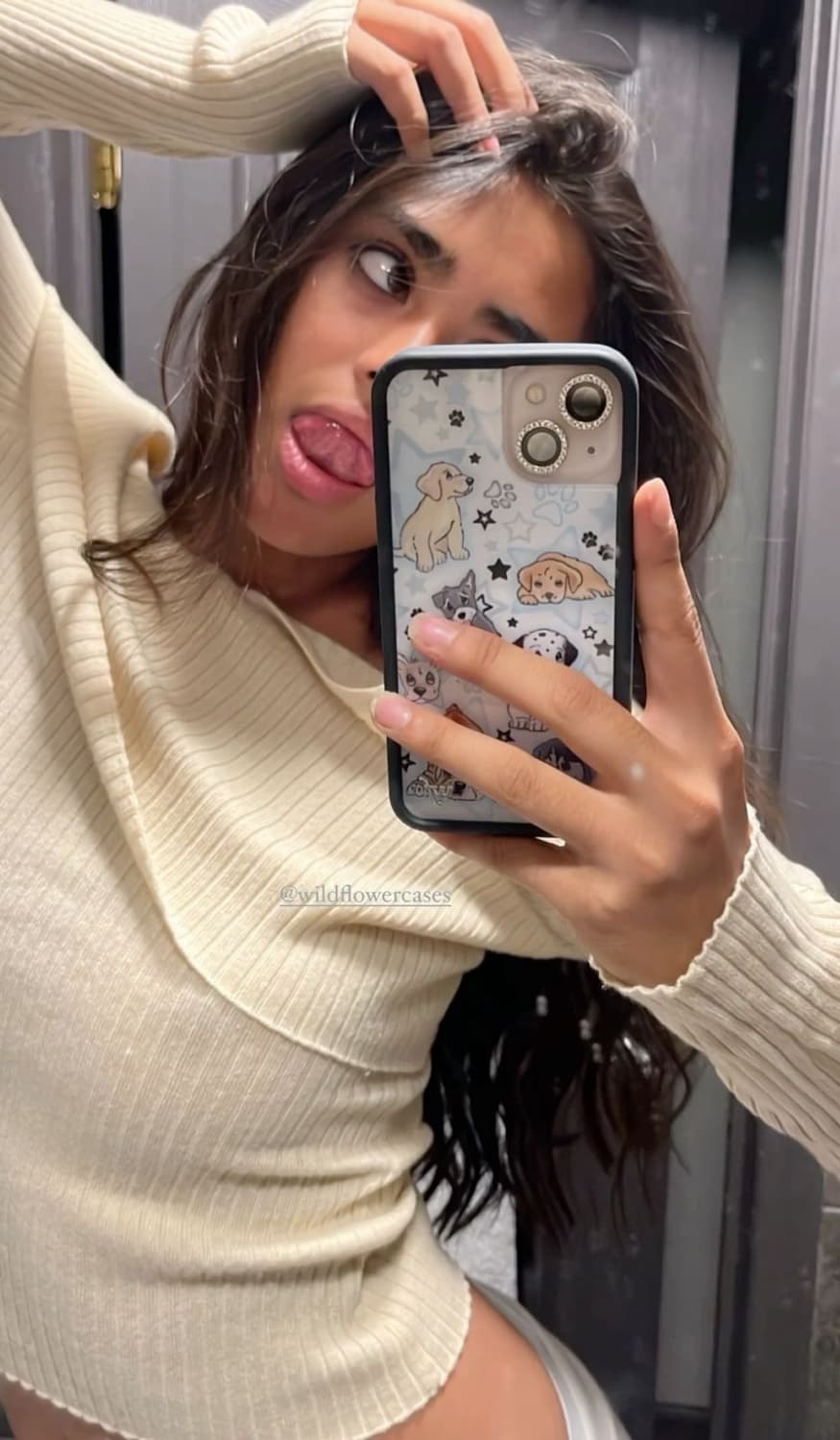 와일드플라워 16프로 케이스 (새상품) 상품이미지1