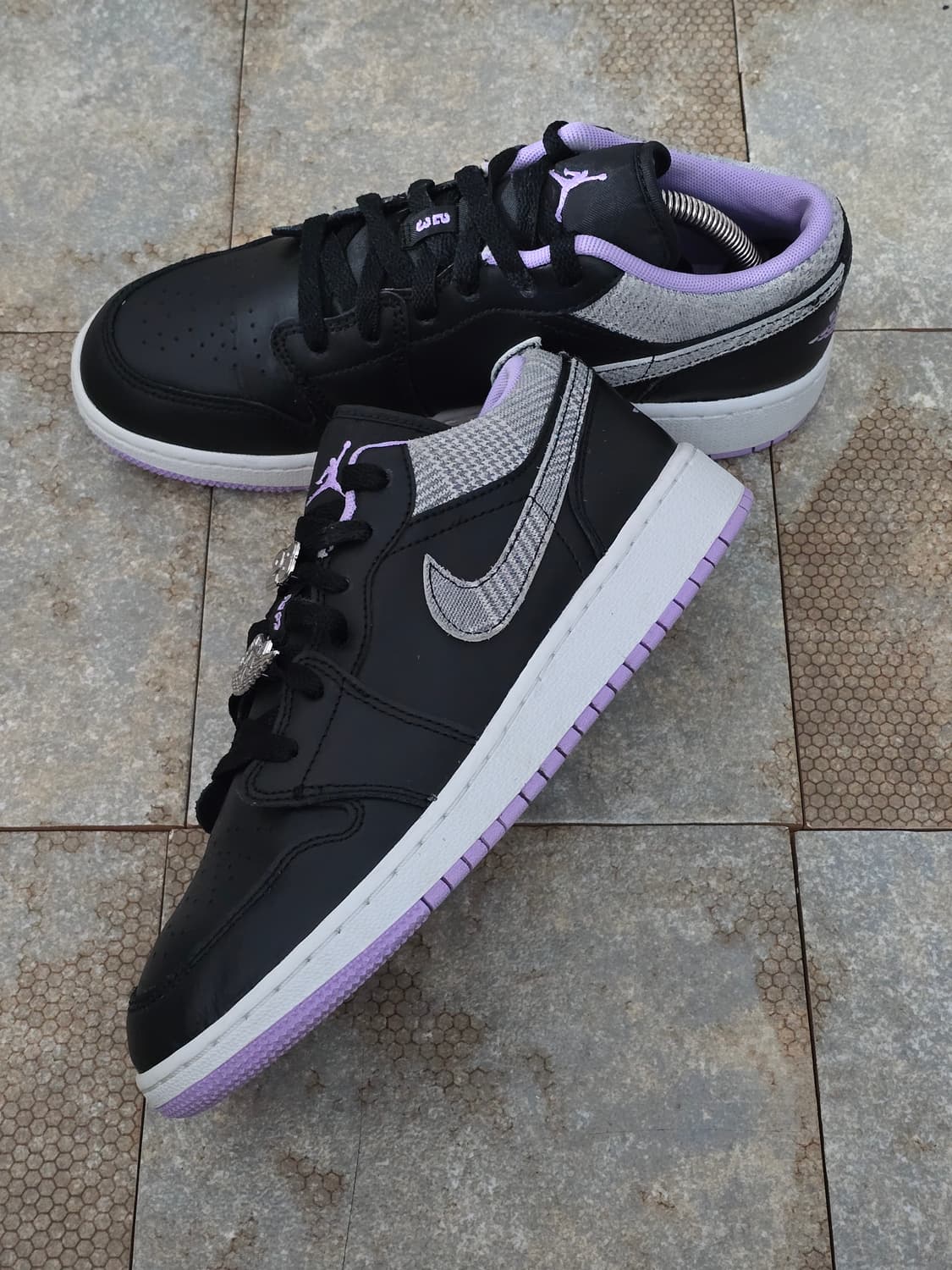 (245)나이키 조던 1 로우 se 블랙 라일락  상품이미지3