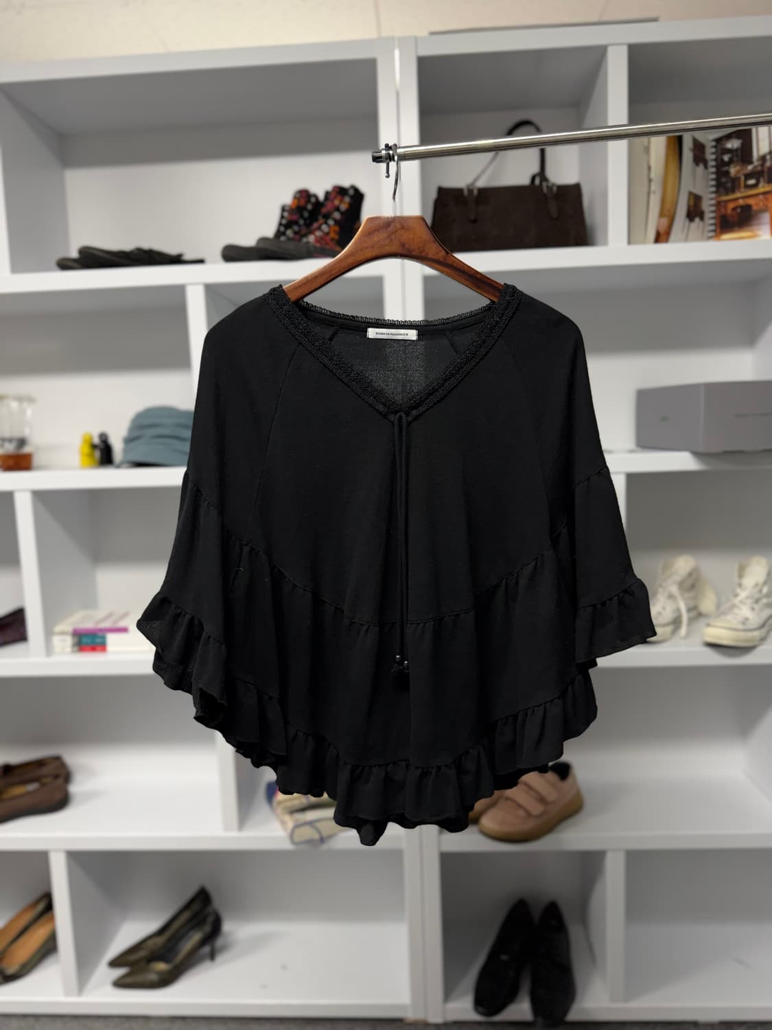 bebe be equivalent 케이프 블라우스 상품이미지2