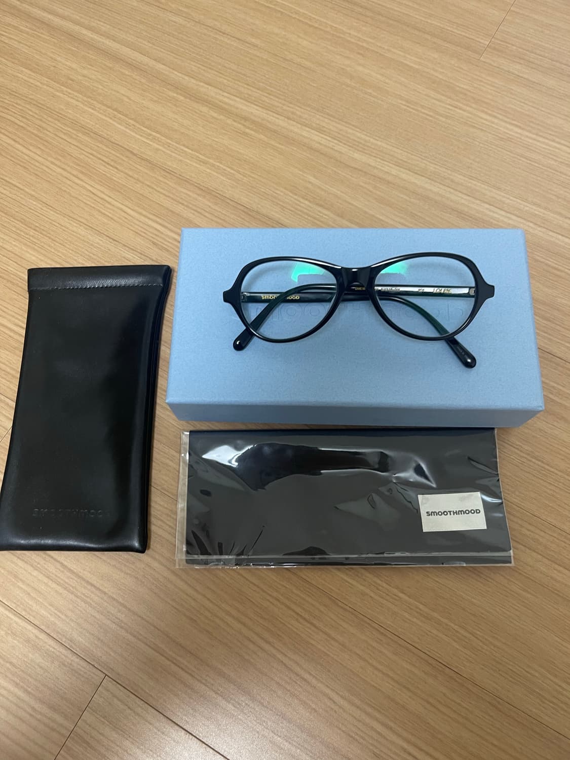 smoothmood Louise Glasses black 풀박스 상품이미지6