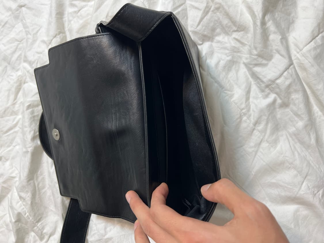 파인드 카푸어 가죽 크로스백 상품이미지3