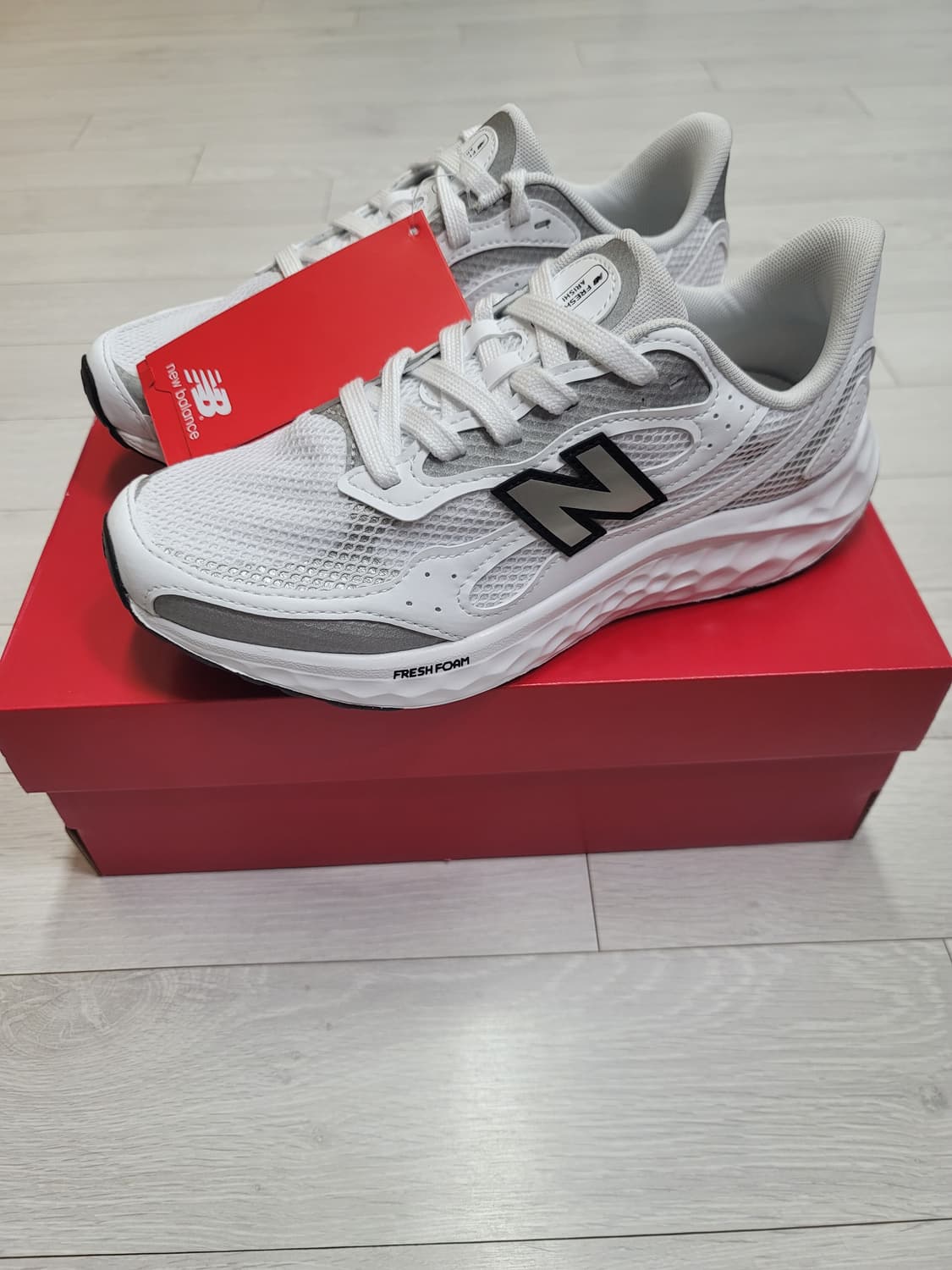 (250)뉴발란스 프레쉬 폼 아리시 럭스 v4 화이트-2E 와이드[대전] 상품이미지4