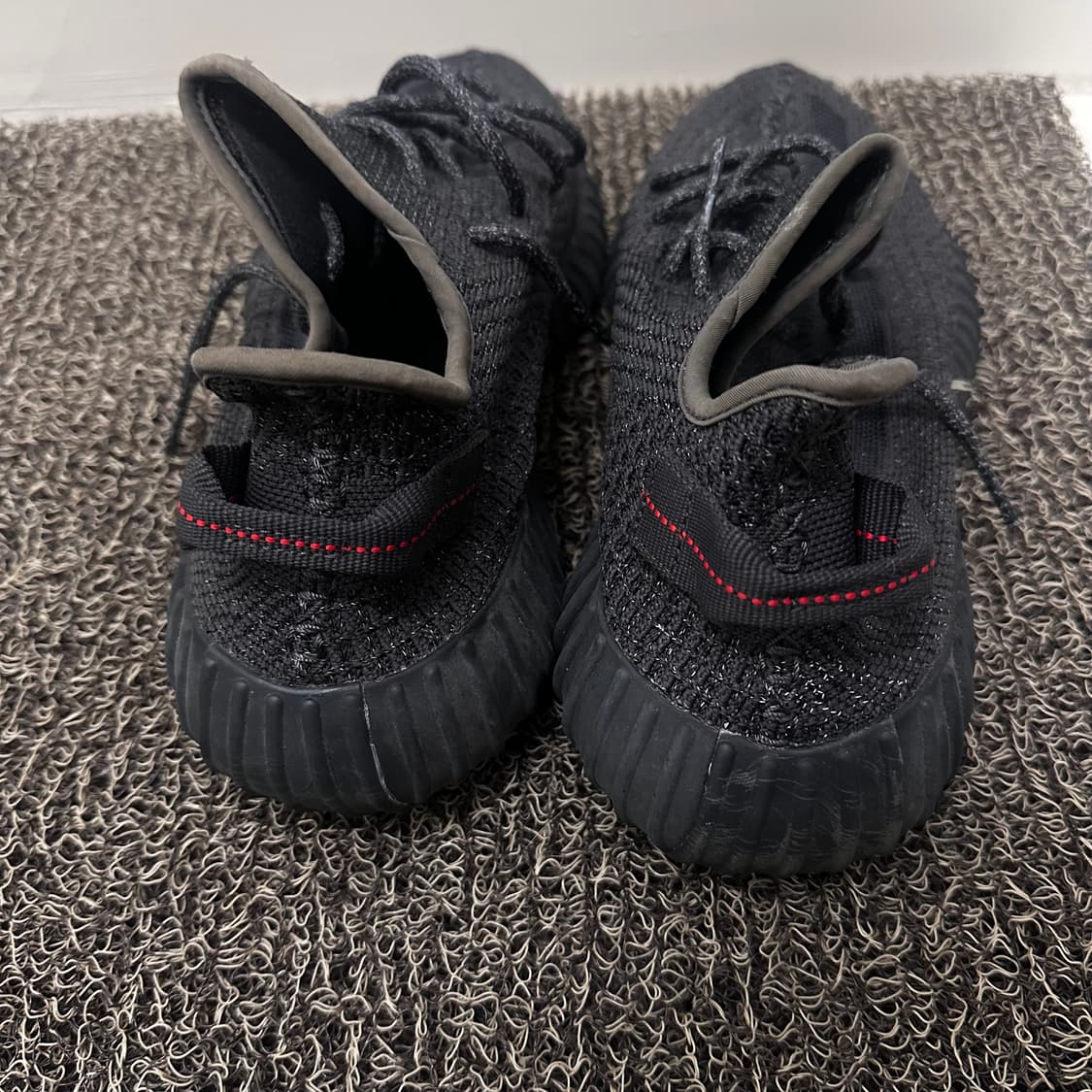 아디다스 이지부스트 350 V2 블랙 275사이즈 상품이미지3