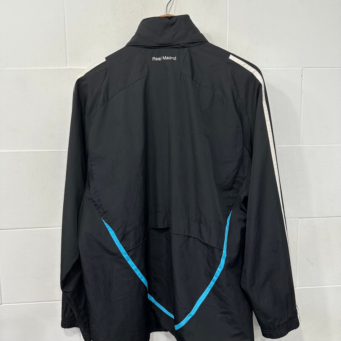 아디다스 레알마드리드 바람막이 상품이미지7