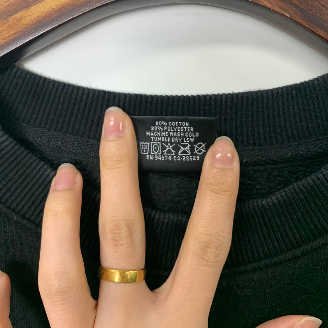 스투시 스탁로고 블랙 맨투맨 상품이미지8