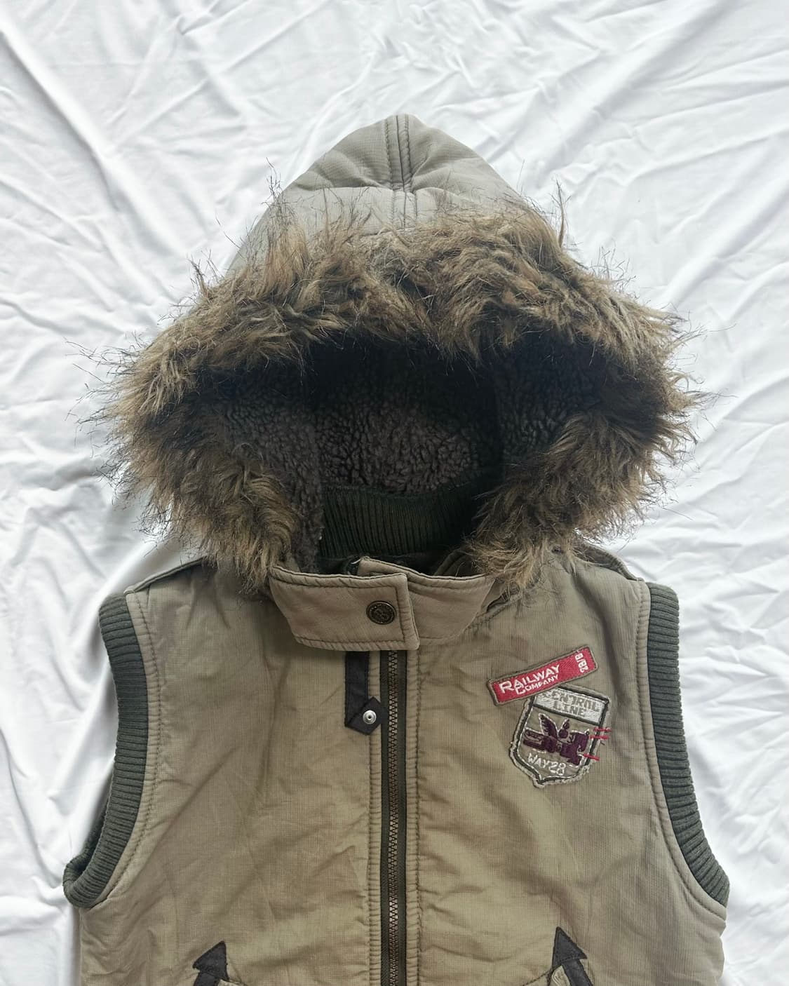 Vintage Faux Fur Hooded Utility Vest 상품이미지5