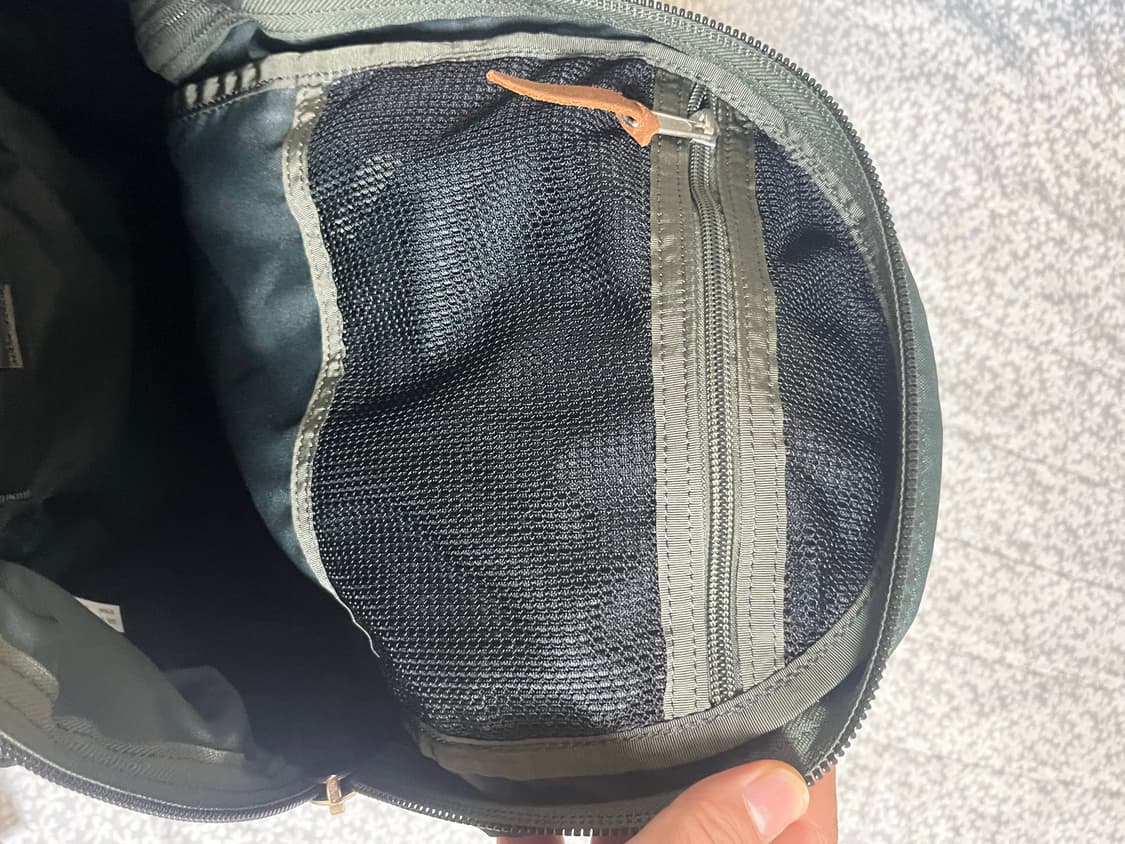 디스이즈네버댓 그레고리 콜라보 백팩입니다.  상품이미지3