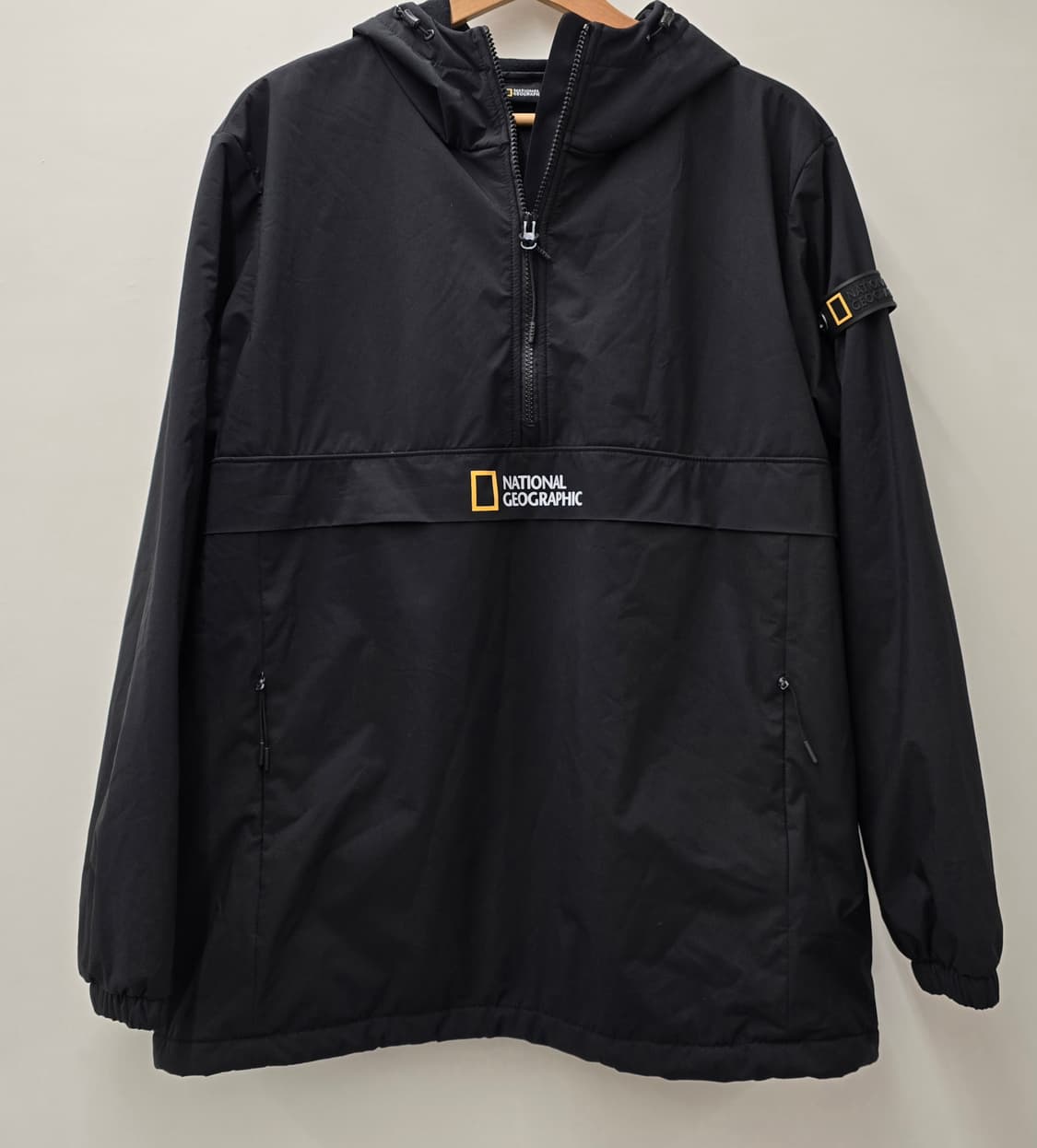 네셔널지오그래픽 가모아노락 
싸이즈 105~110  남자.
 상품이미지1