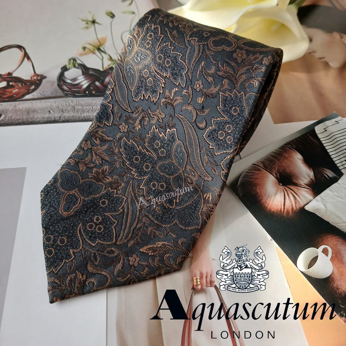 아쿠아스큐텀 실크 플라워 자카드 넥타이 9cm A+~A등급 A18970
 상품이미지1