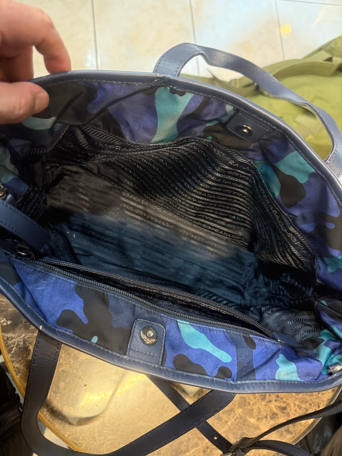 정품 프라다 카무플라쥬 패턴 테수토 나일론 쇼퍼백 팝니다 상품이미지7