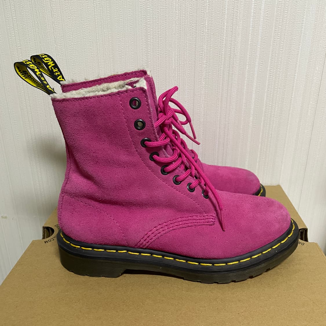 [uk4] 닥터마틴 핑크 스웨이드 양털부츠 230~235 상품이미지2