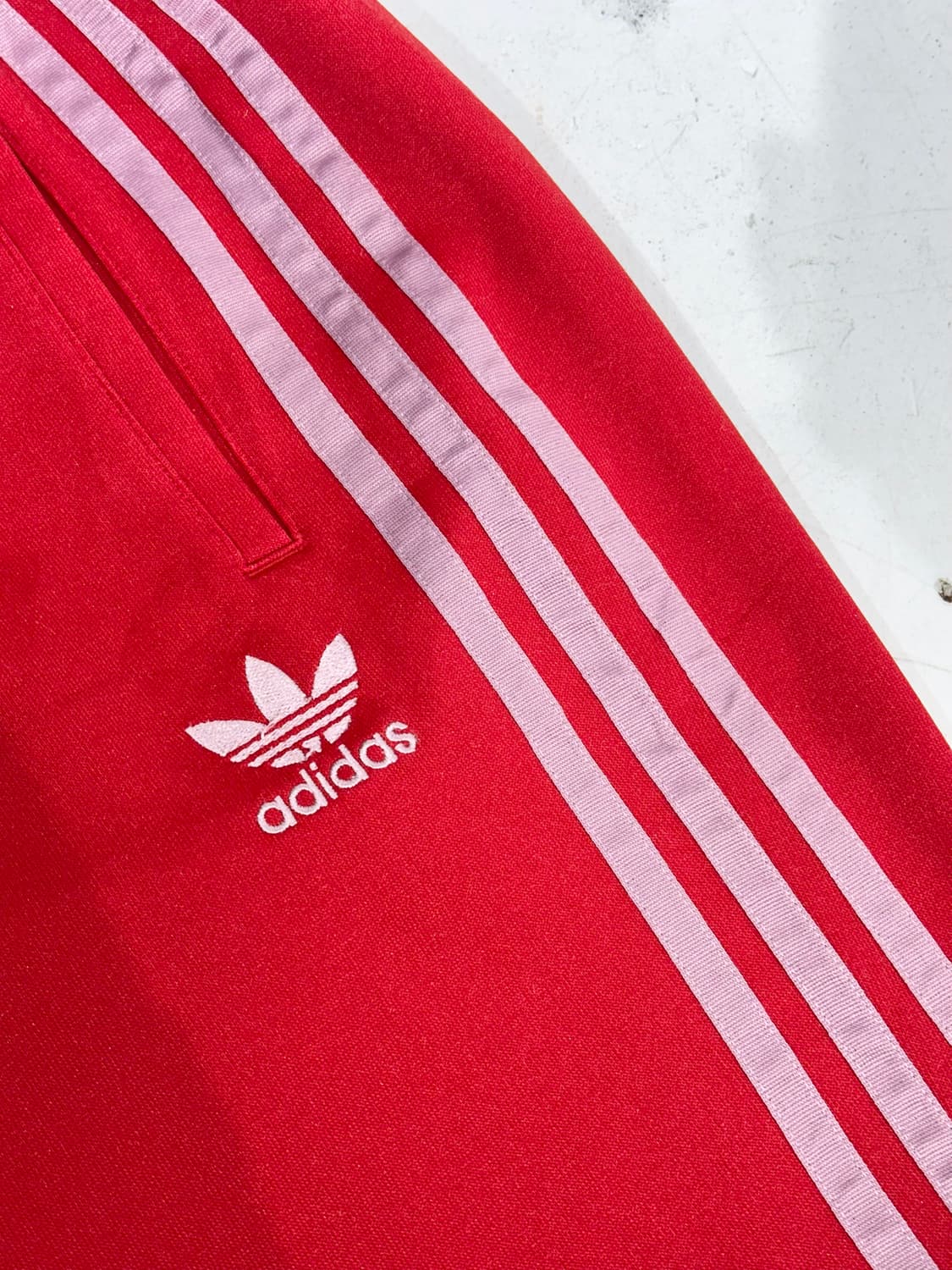 아디다스 레드 와이드 화이트 삼선 파이어버드 팬츠 상품이미지6