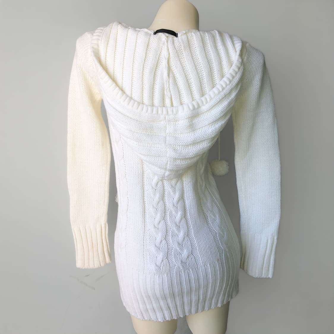 딥 브이넥 방울 미니 니트 원피스 상품이미지3