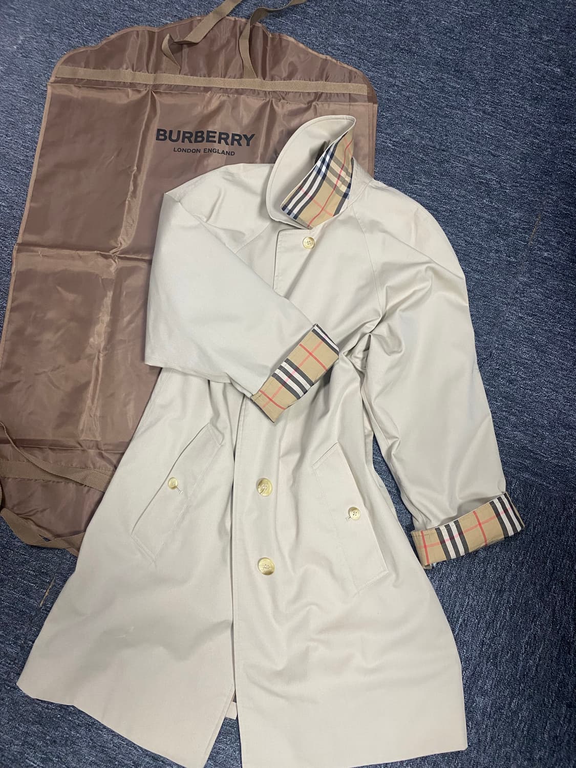 급처. 버버리 시그니처 노바체크 트렌치코트 상품이미지5