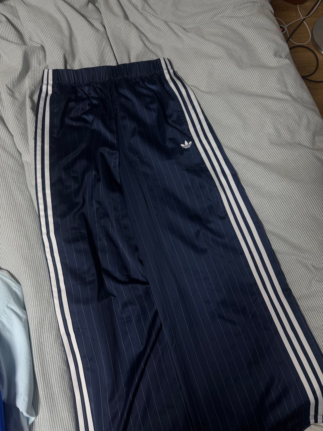 아디다스 새틴 스트라이프 팬츠 L 상품이미지1