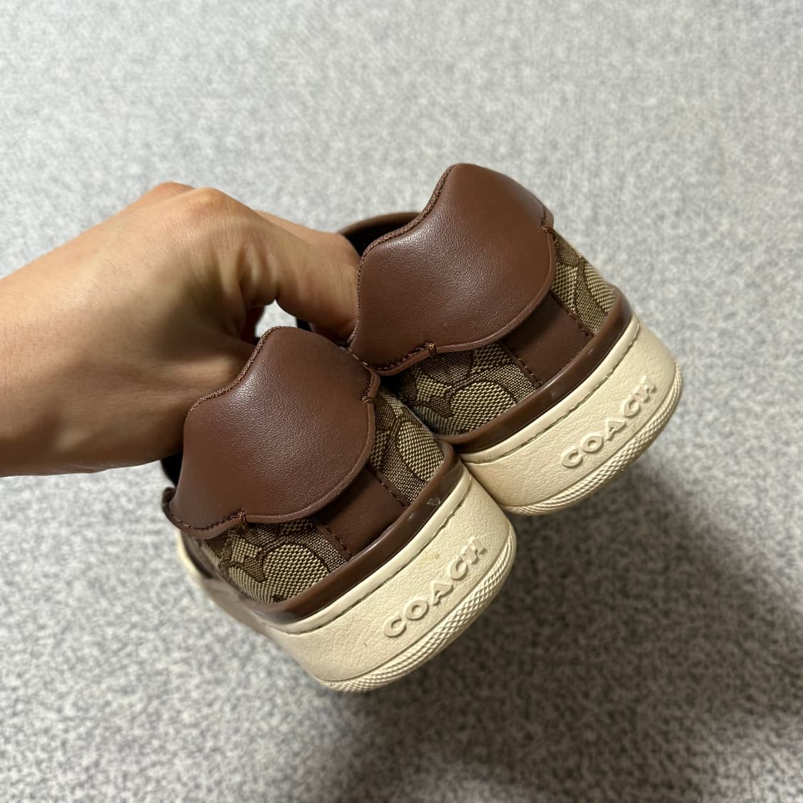 [정가 13만원] 코치 웰스 슬립온 230 상품이미지4