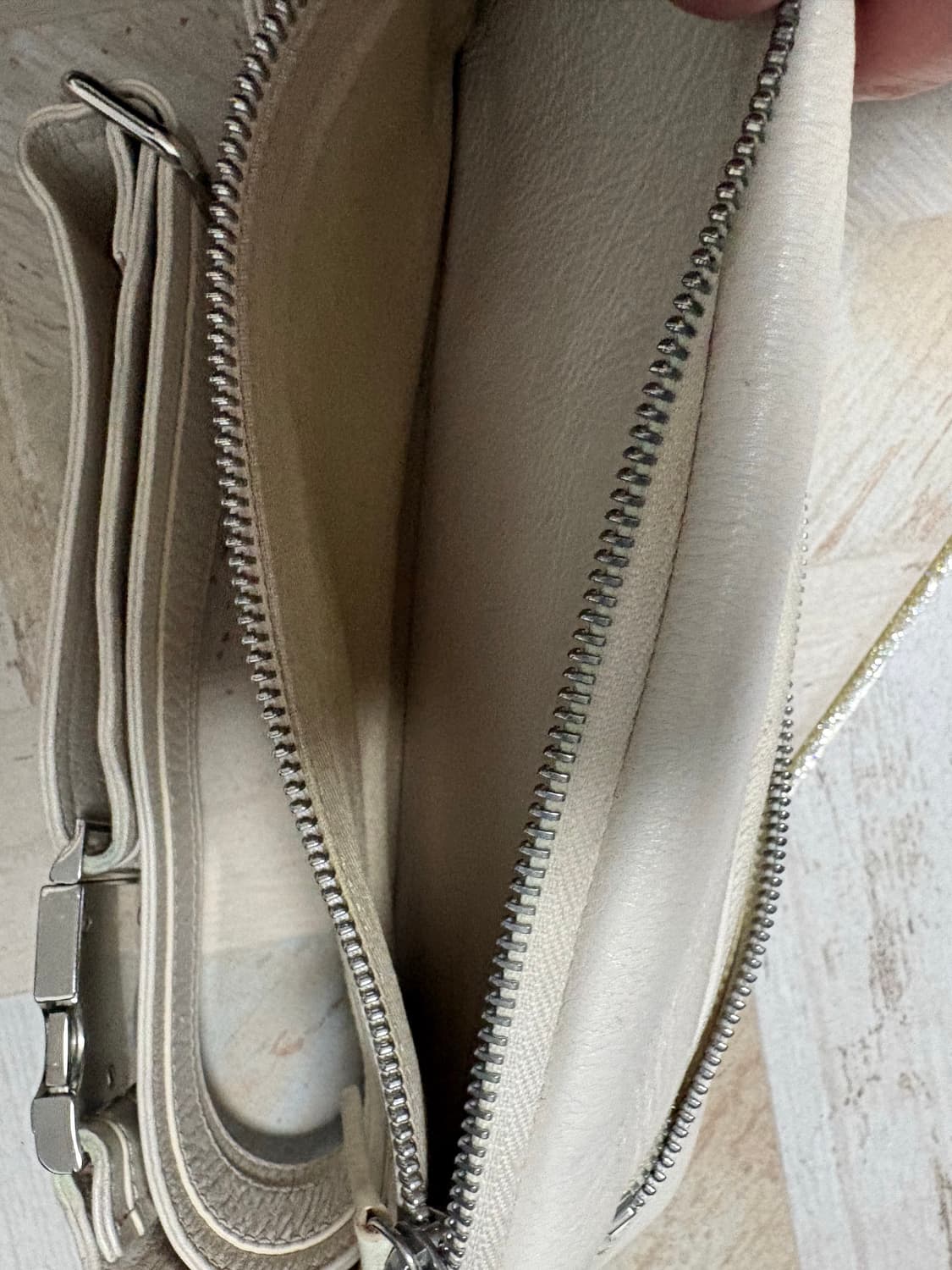 자크뮈스(Jacquemus)의 라 바난(La Banane) 가죽 벨트 백 상품이미지6