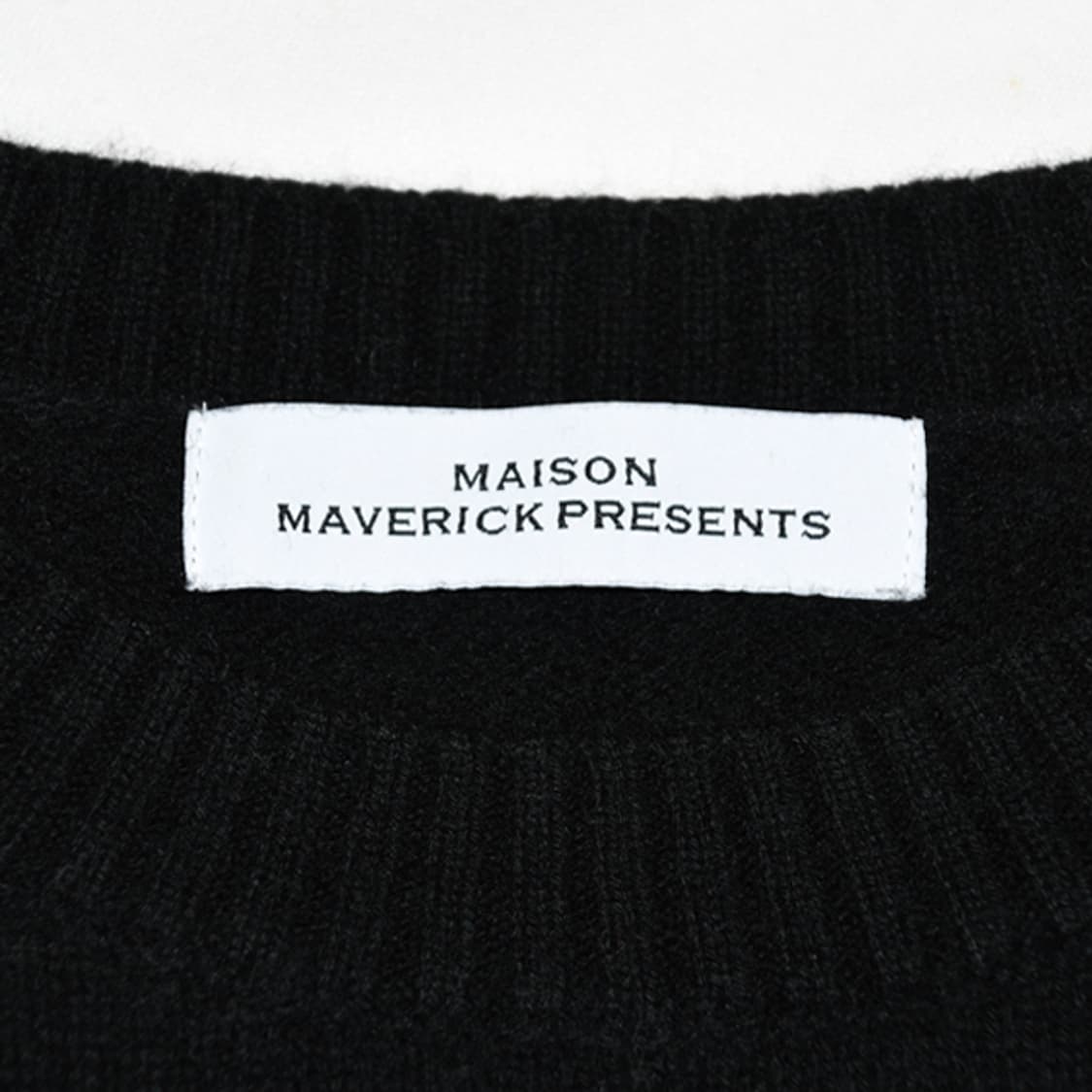 Maison Maverick Presents 블랙로고울니트 상품이미지8