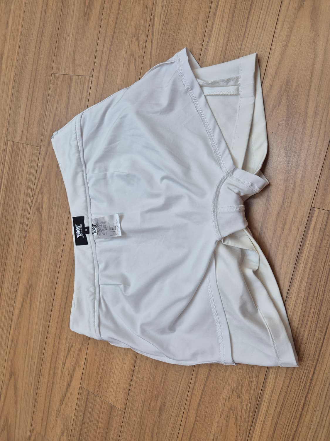 XS 사이즈 PXG 골프 스커트 판매합니다. 화이트 색상이라 어느 상의에 상품이미지6