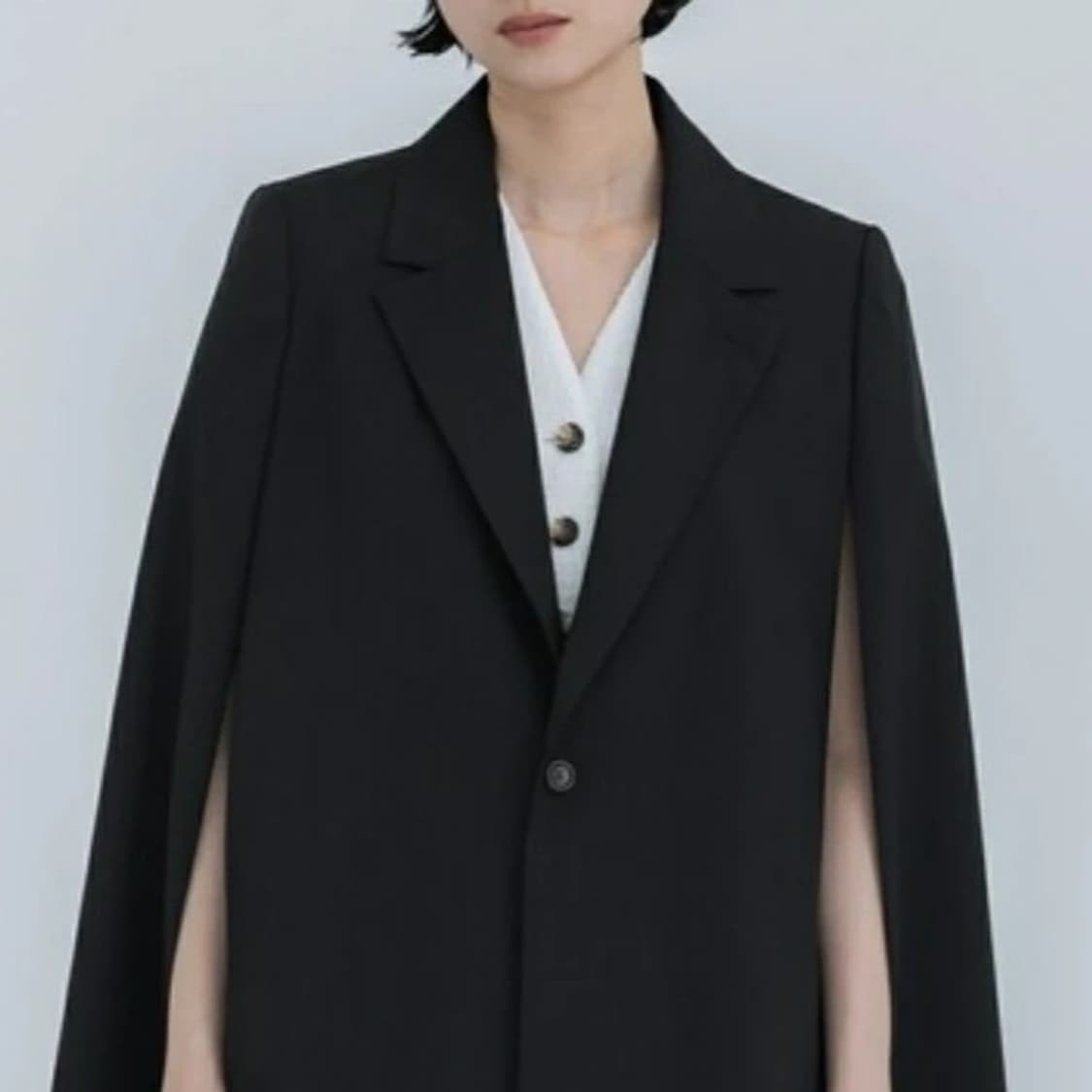 MICHAA 미샤 블랙 케이프 자켓 상품이미지1