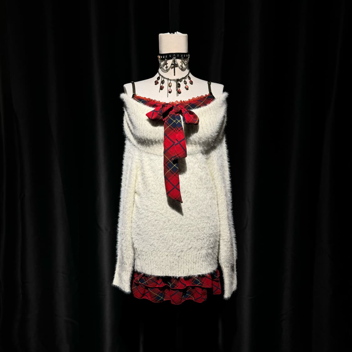 화이트 앙고라 오프숄더 상품이미지1