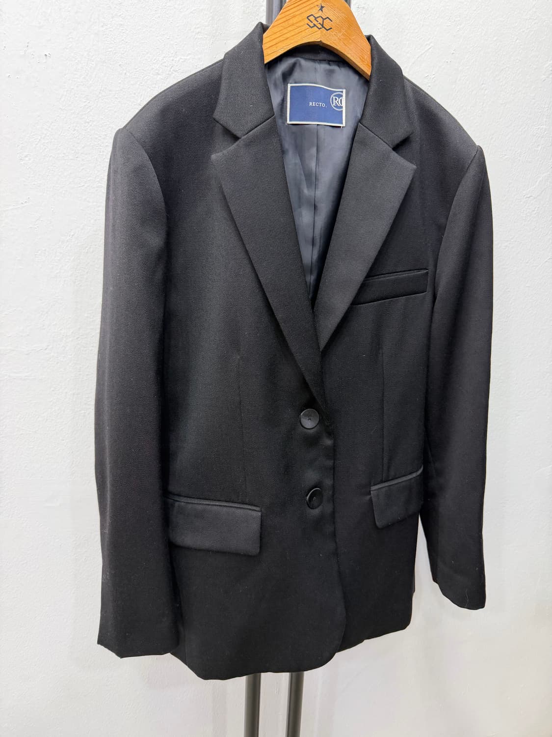 매장판정품) RECTO 렉토 블랙 모재질 더블 자켓 F 상품이미지2